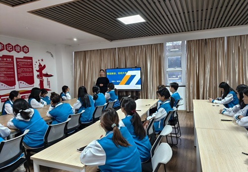 财经与物流管理学院开展“精准解读，扬帆升本”讲座