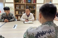 电子信息工程学院党总支书记深入联系学生座谈交流