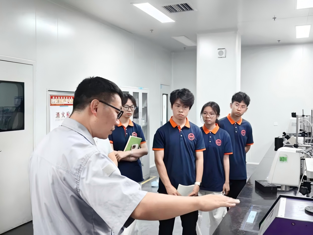 职教赋能产业创新——我校师生走进瑞浦赛克，共探新能源技术前沿