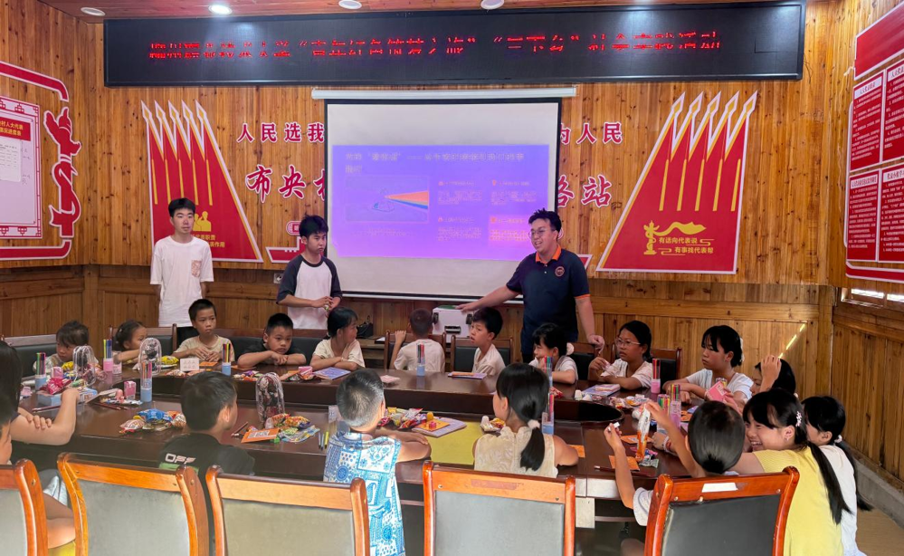 创新创业学院九支实践团队赴三江开展“青年红色筑梦之旅”“三下乡”社会实践
