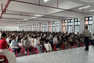 我校教师受邀到凌云县第二高级中学开展专题讲座