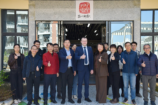 白俄罗斯国立技术大学代表团到我校考察交流