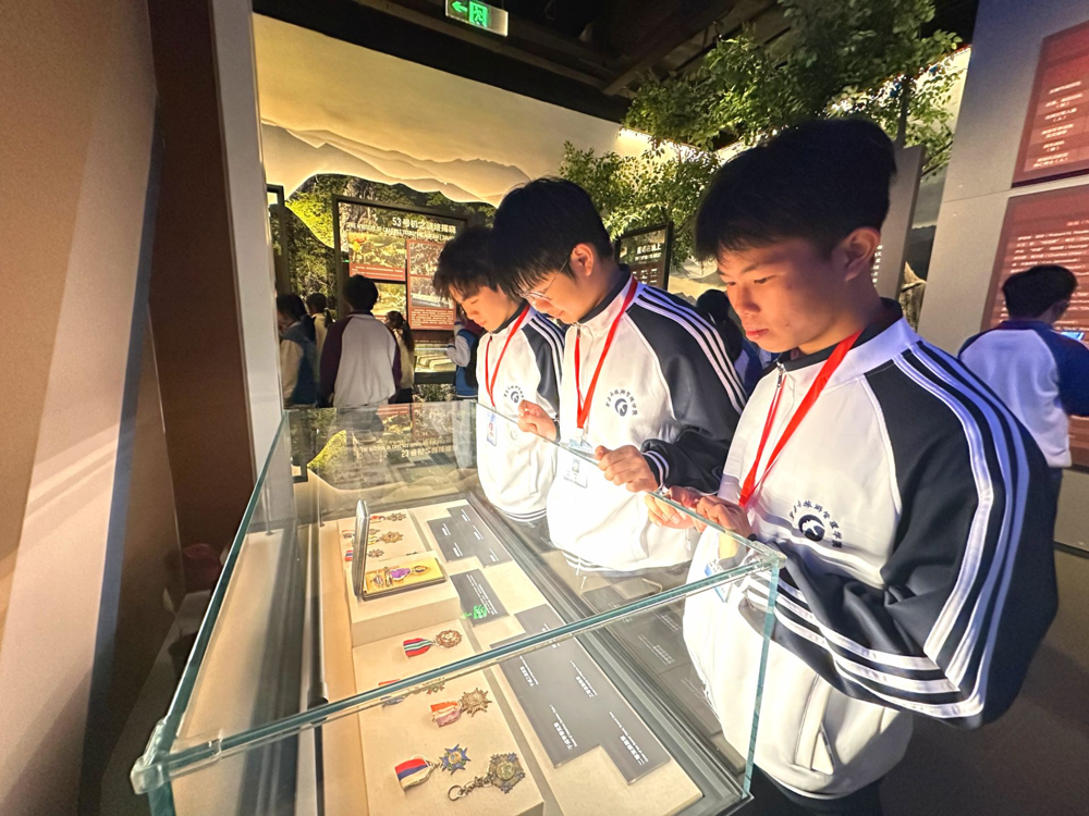 展厅里的专注时刻