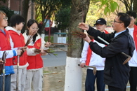 我校师生共同开展2026年“‘植’此青绿，绿动校园”活动