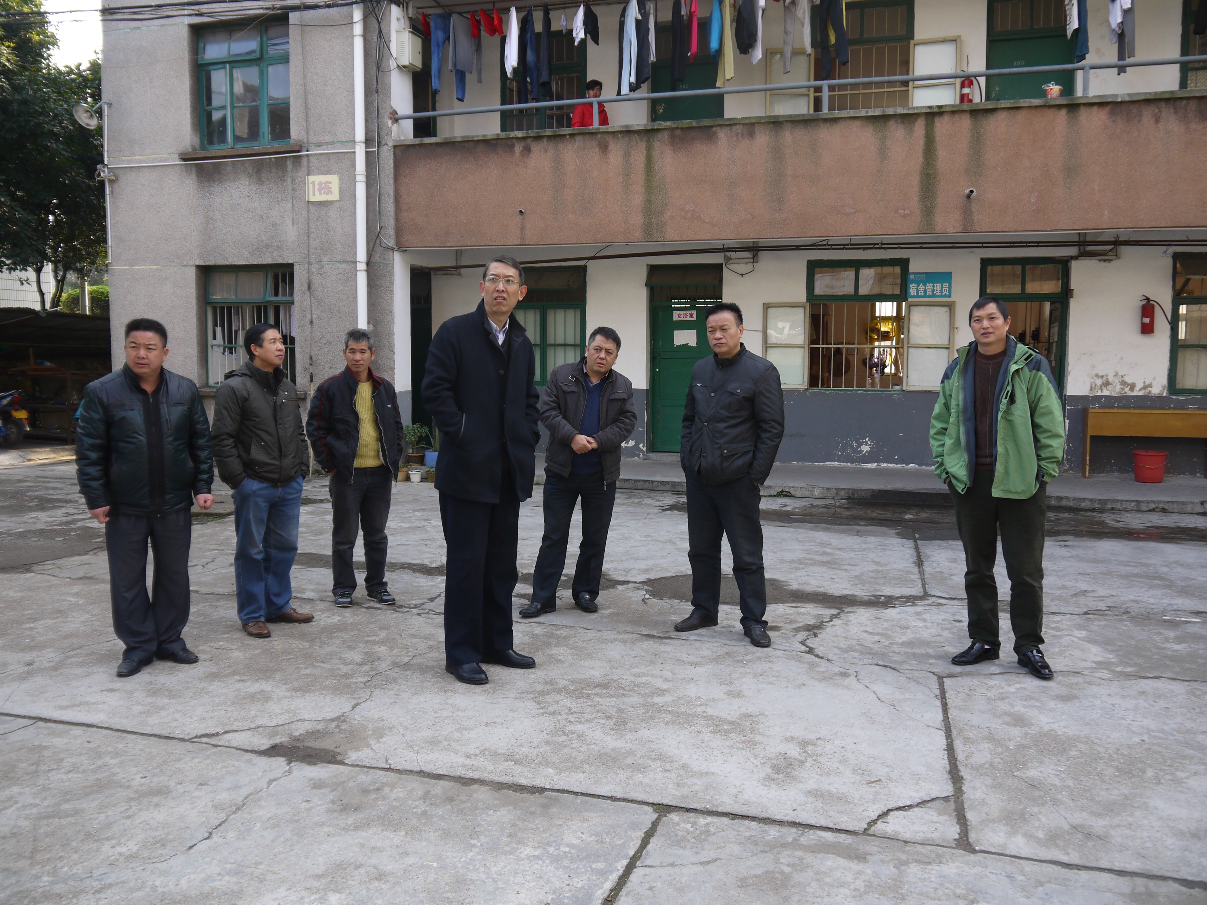 学院杨毅副院长带队检查学生宿舍安全情况