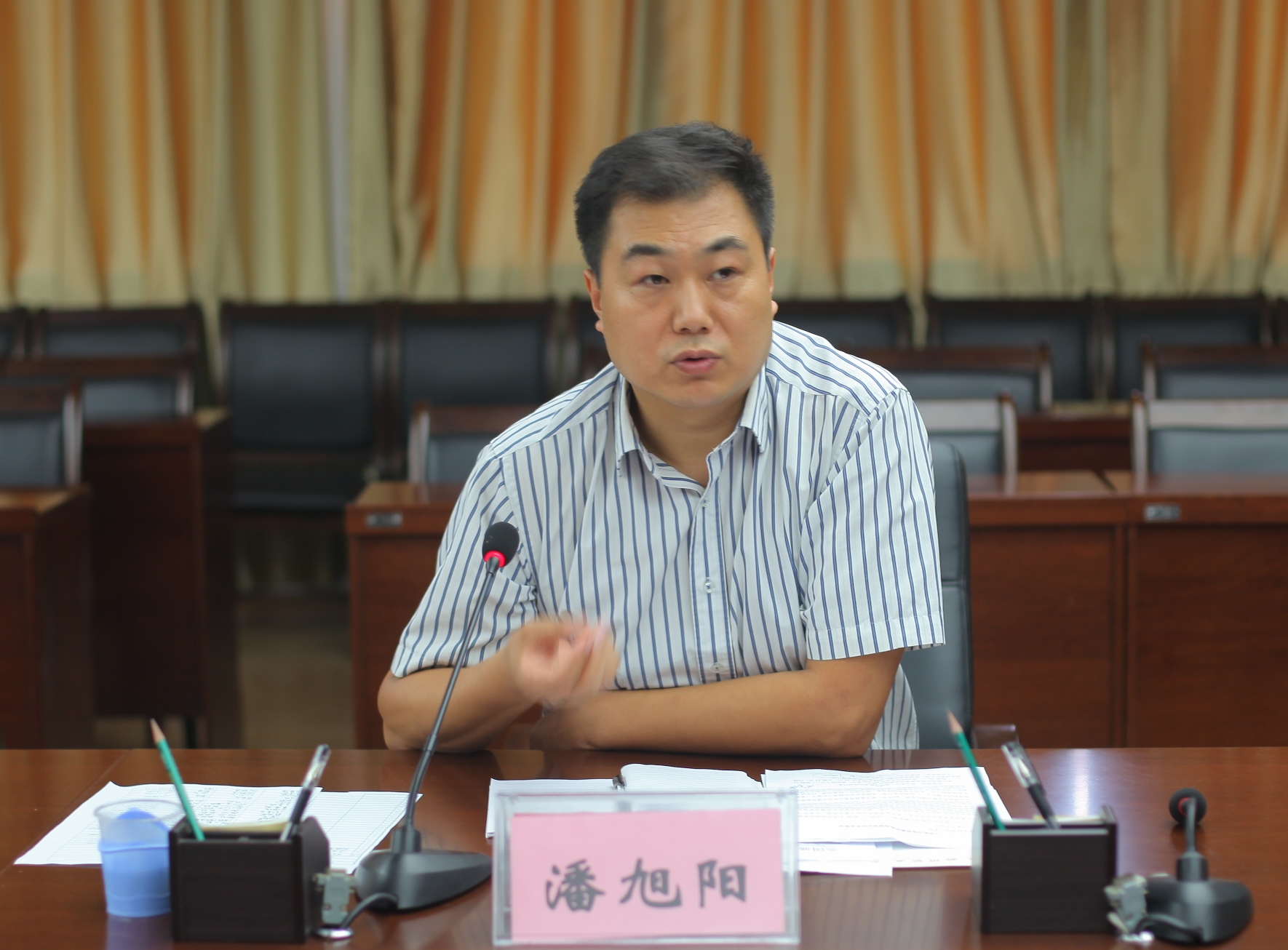 市教育局副局长潘旭阳做动员讲话