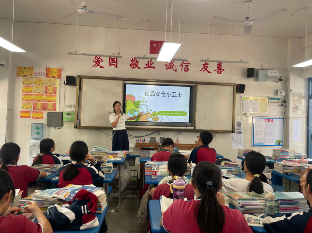 标准引领，知行合一——柳州特色食品产教融合科普活动走进柳州市柳工中学