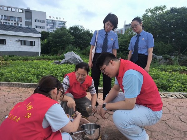 环境与食品工程学院联合柳州市鱼峰区人民检察院开展主题党日活动