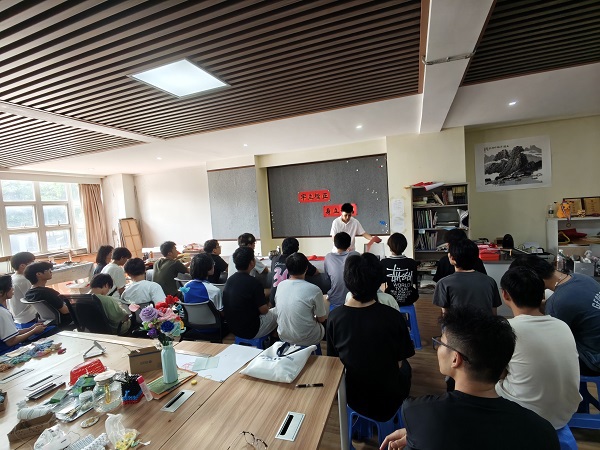 正楷立字 笃行立身——机电工程学院开展楷书临摹专题讲座