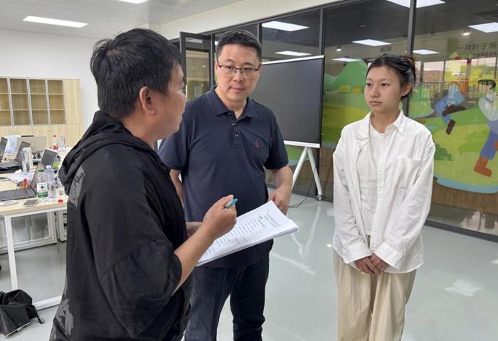 校领导看望慰问学校各备赛团队