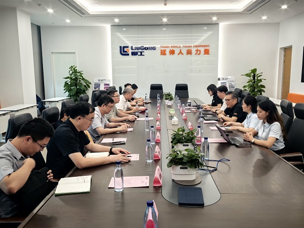 校领导到广西柳工机械股份有限公司召开项目6月工作推进会
