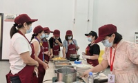 2025年中国台湾青年柳州螺蛳粉烹制培训班在我校开班