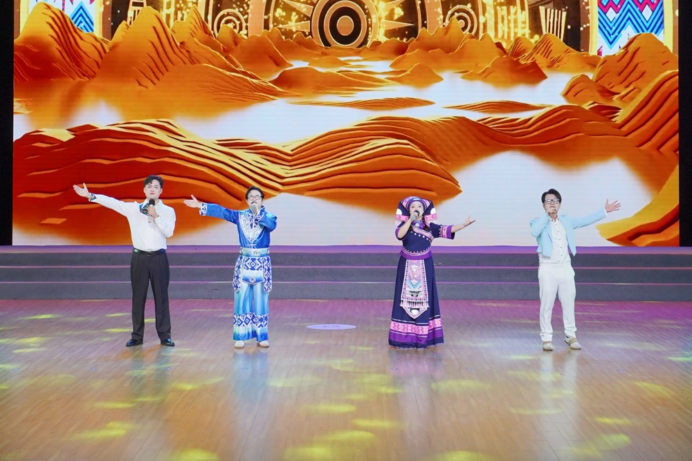 2.《阿里山的姑娘》