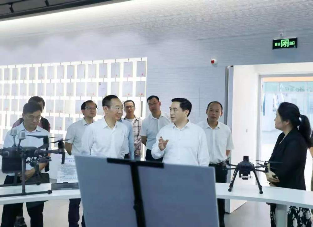 市长刘胜友深入我校调研