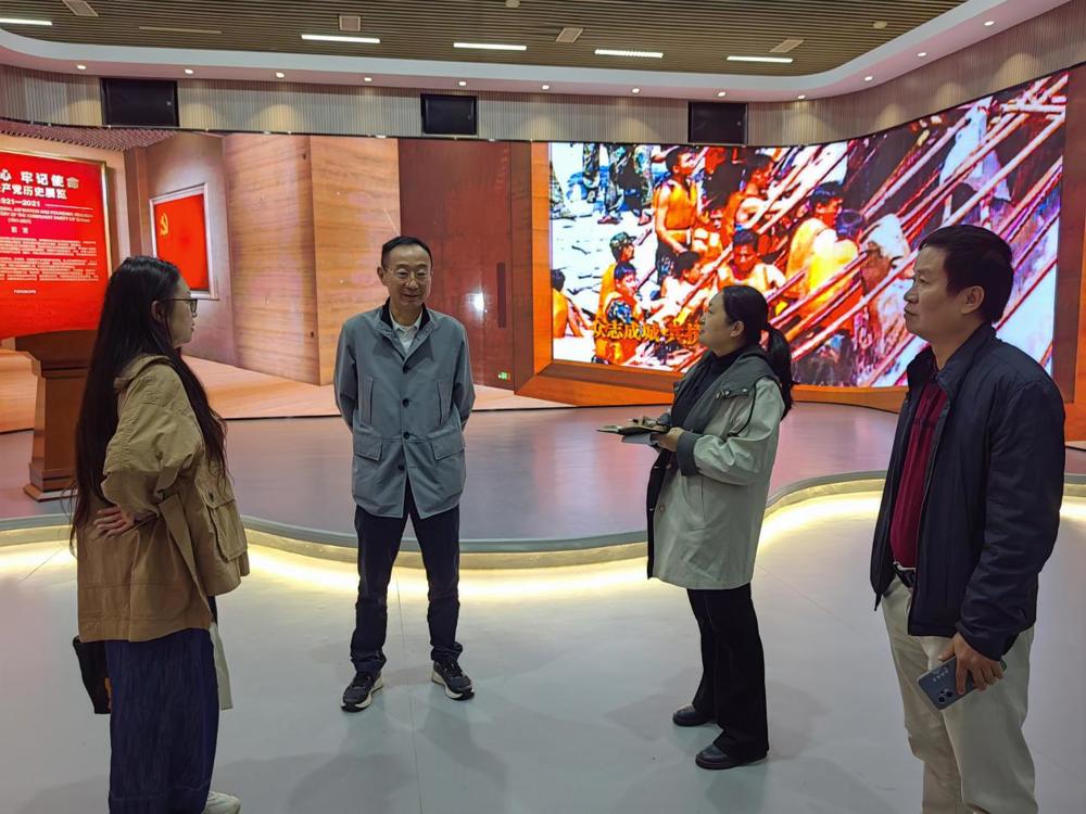 ee8458d923c73de37f1332b515d74365