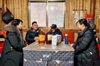 新春送温暖 真情暖民心——贸易与旅游管理学院赴独峒镇岜团村开展春节慰问活动