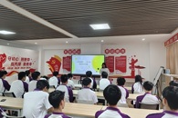 坚守育人使命 培育集体认同 ——汽车工程学院以特色主题课强化大学生归属感