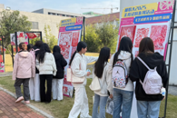 艺术学院开展2025年美育浸润系列活动之《艺术修养》课程剪纸作品展