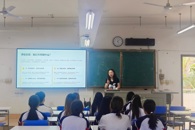 艺术学院开展“一站式”学生社区活动之院长讲思政课活动