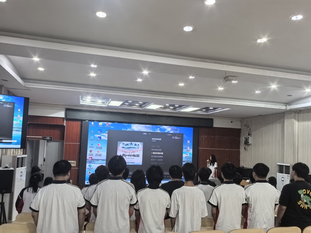 一曲《我和我的祖国》，唱出青春赤子心