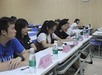 艺术学院开展“坚持‘四个自信’，放飞青春理想”主题辩论赛