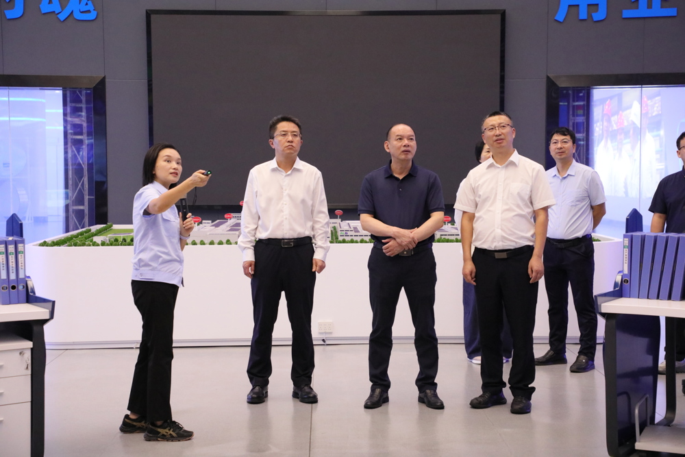 参观广西铝业集团 参观广西铝业集团
